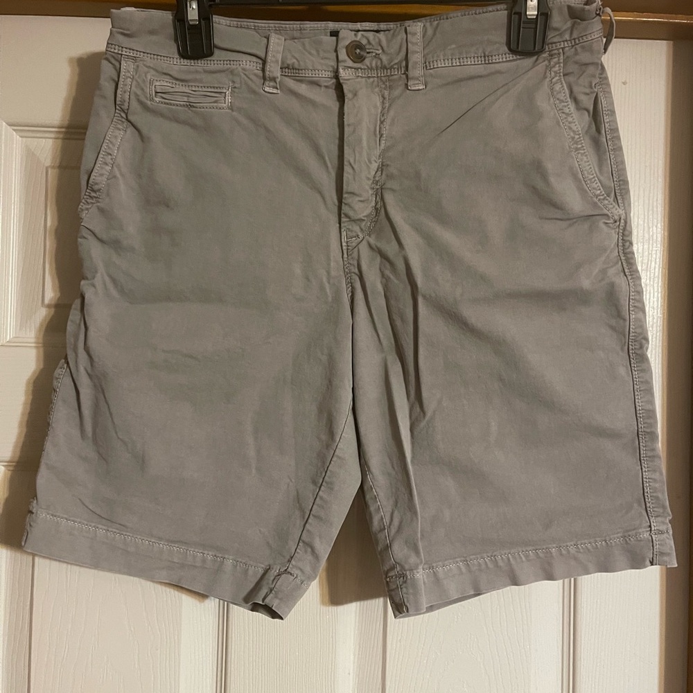 American Eagle extrem Flex slim shorts size 30